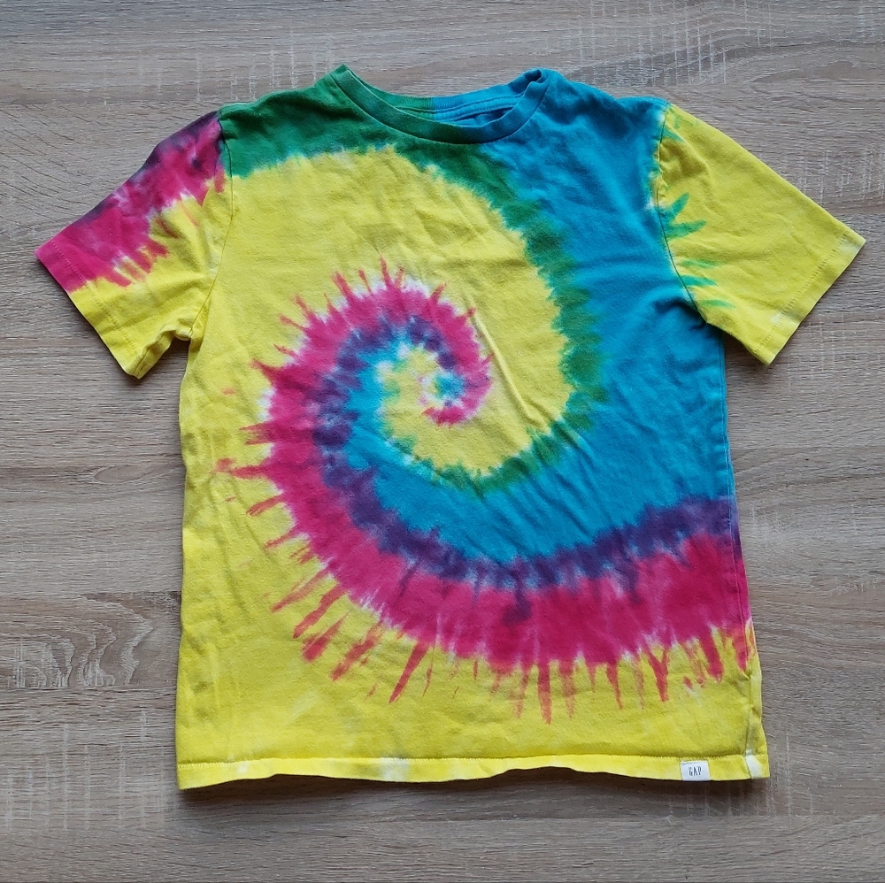 Gap guc tie-dye tee size 8-9